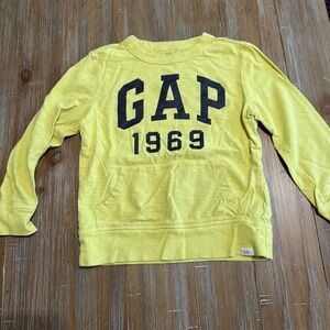 Boys gap sweatshirt